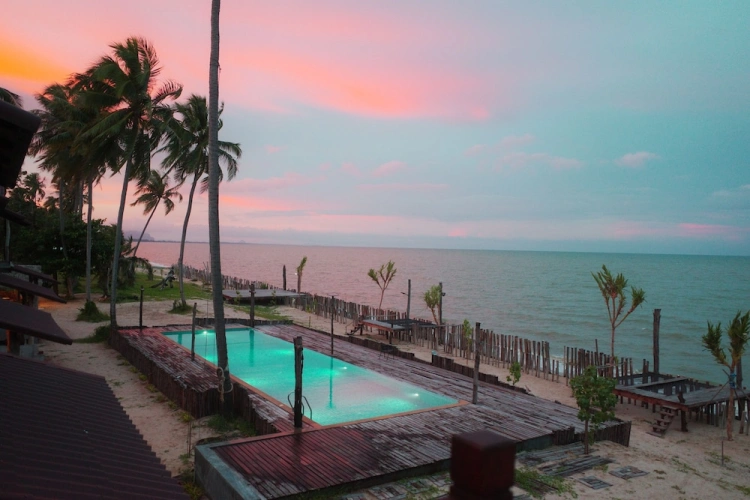 Standard Double room with balcony and beachfront