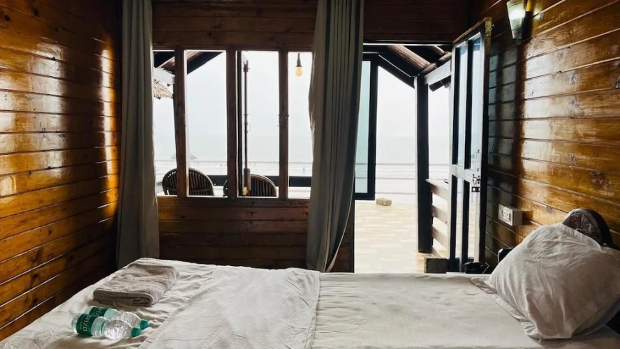 Deluxe Double room with balcony and with garden view