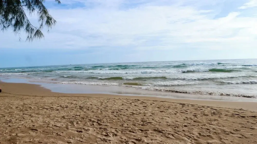 Blue Waves Hotel