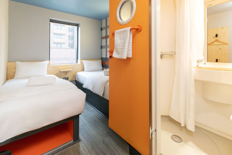 Easyhotel Glasgow (Adults only) photo 7