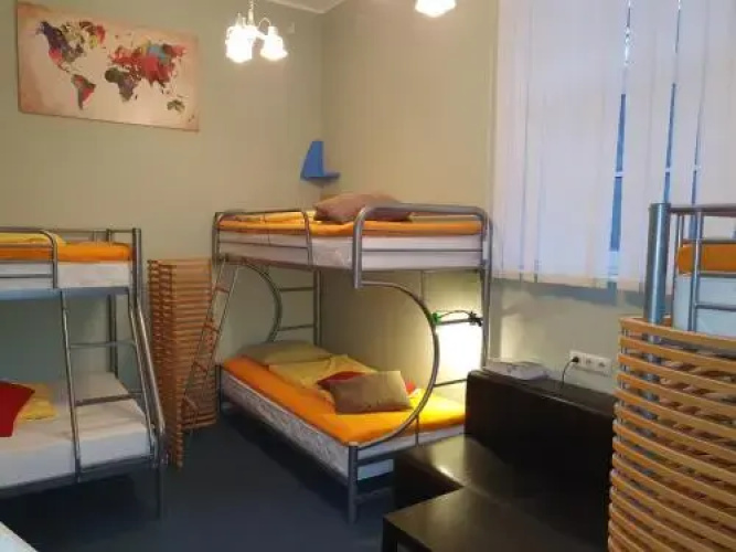 Freedom65 Hostel And Caravan