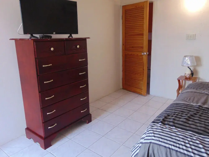 Tropical Court Inn
