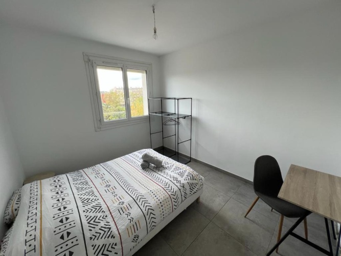 3 Bedrooms Apartment
