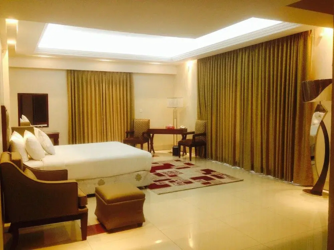 The Royal Paradise