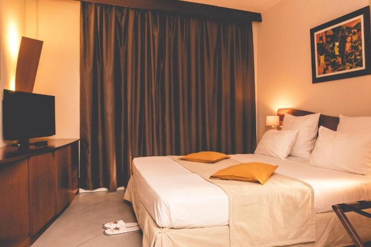 Suite with view