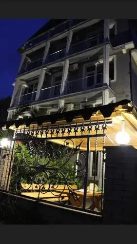 Hotel George