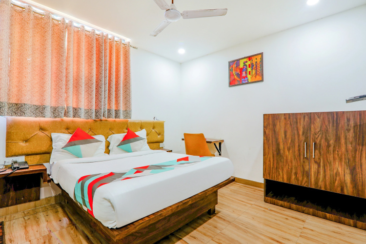 FabHotel The Mall Inn