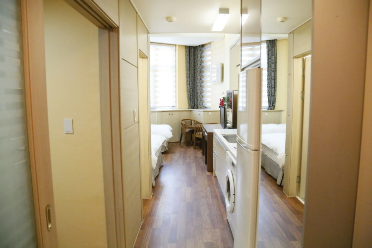 Residence & U