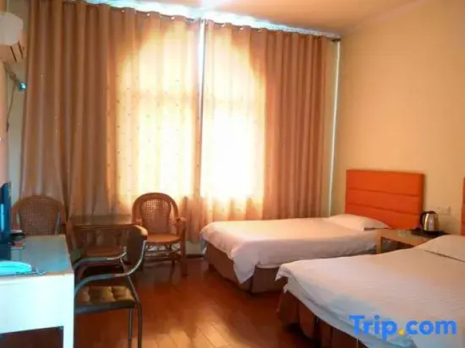 Zhongxiang Business Hotel