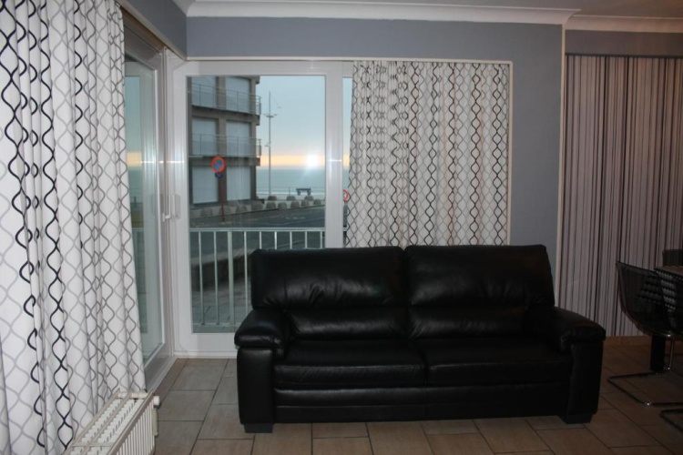 3 Bedrooms Apartment