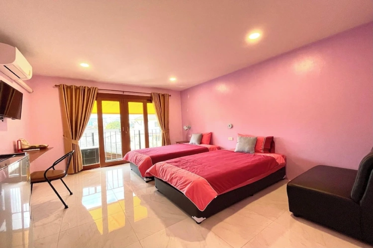 Standard Twin room with mountain view