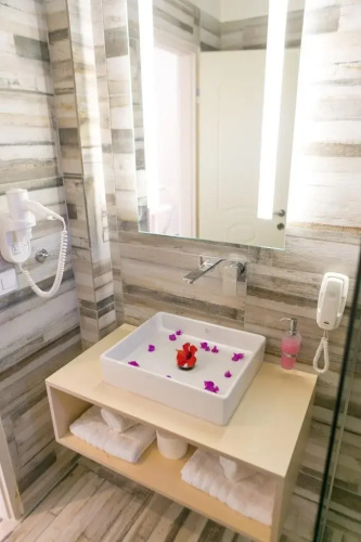Finas Hotel