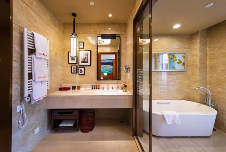 Deluxe Suite with balcony