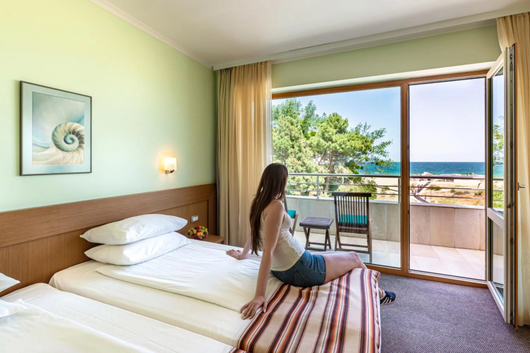 Jeravi Hotel