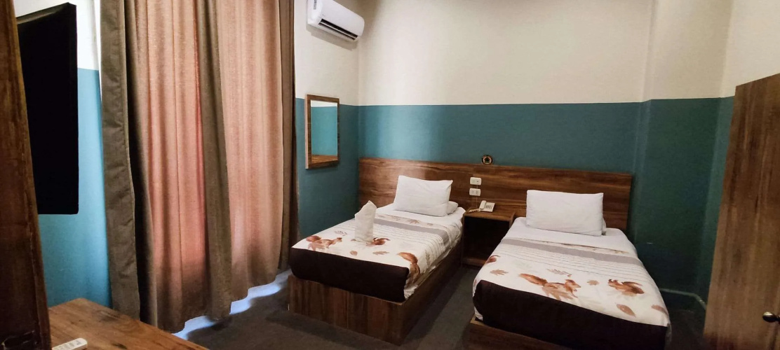 Nitocrisse Hotel
