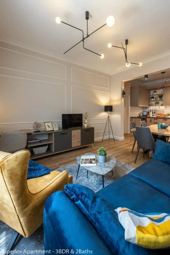 LUXURY & UNIQUE - TOP CENTER Apt. - 3BDR & 2 Baths
