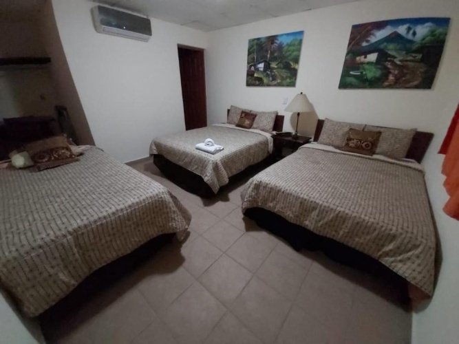 Standard Triple room
