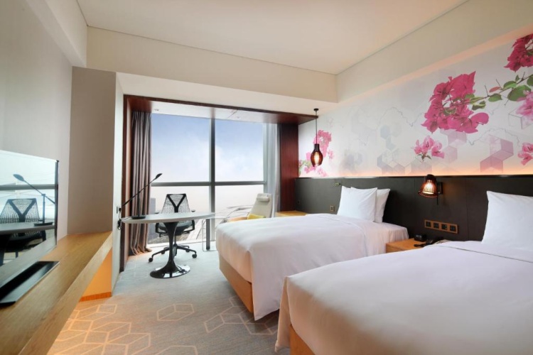 Standard Twin room with view