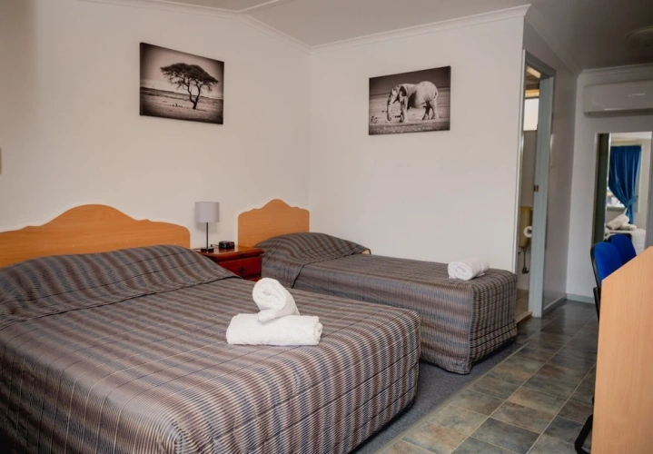 2 Bedrooms Standard Family room