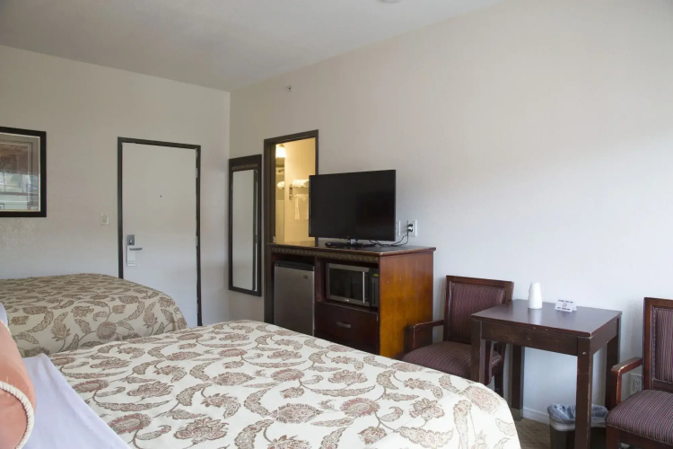 Harborview Inn & Suites San Diego Harbor