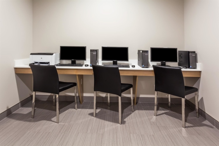 Microtel by Wyndham Casselman photo 7