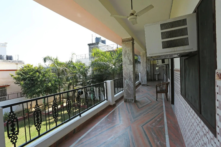 OYO 24529 Hotel Oasis