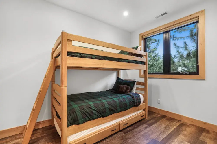 Modern Tahoe Escape
