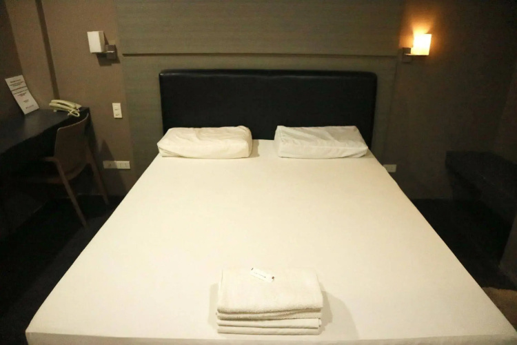 West Gate Hotel