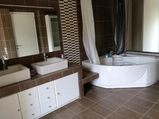 Airathens Suites