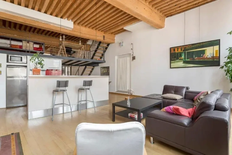 2 Bedrooms Apartment