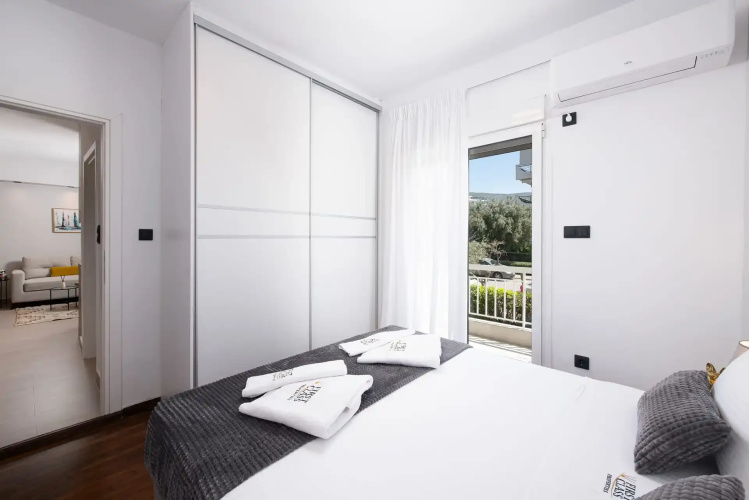 Glyfada Luxury Suite