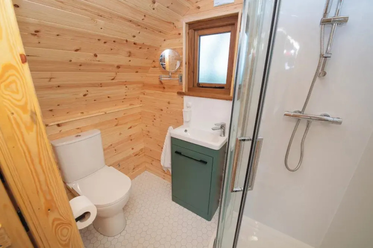 Glamping Pod 2 Presence