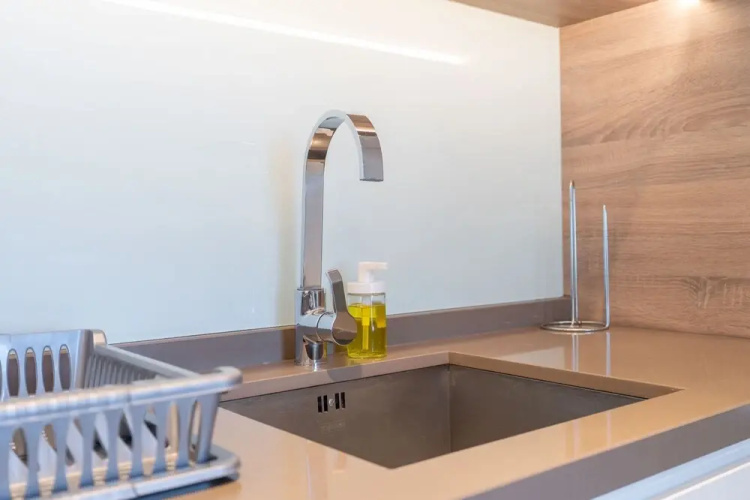 Modern 1-bed With Partial Sea Marina View
