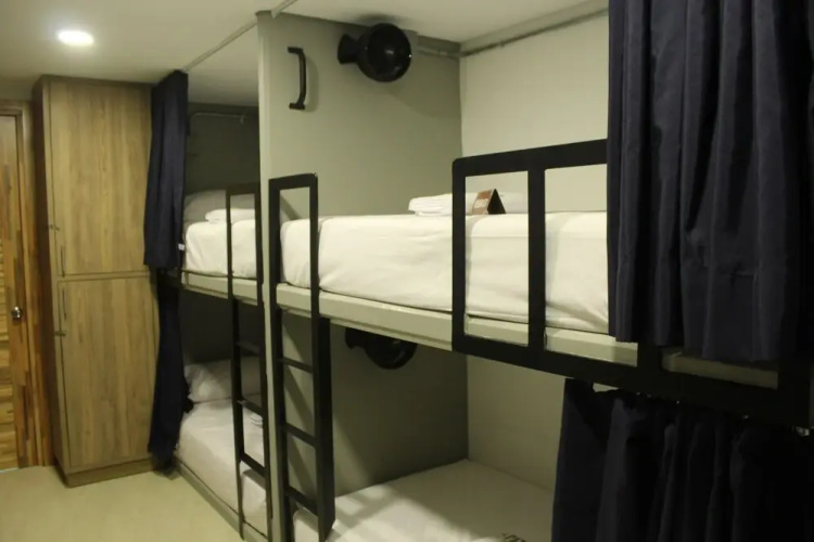 Los Patios Suites Hostal