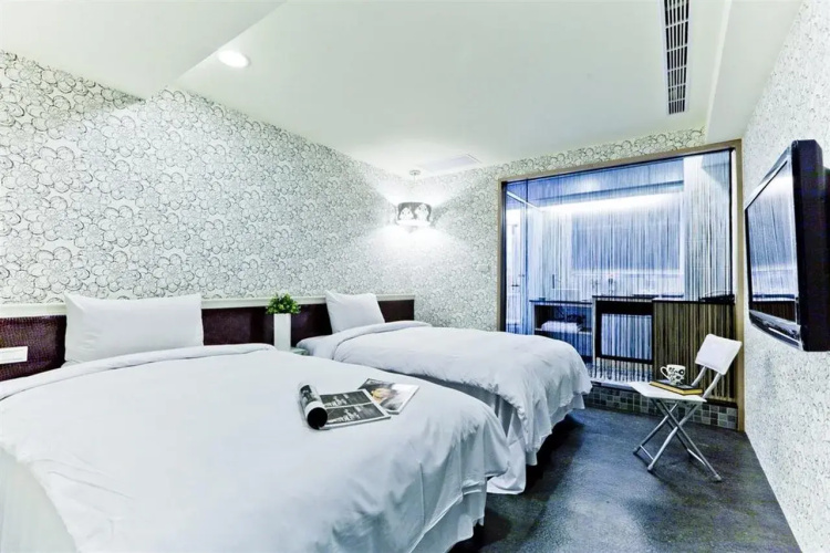 The Longstay Hotel