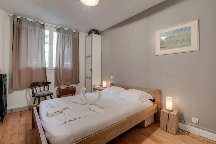 2 bedroom family apartment for 4 people by GuestReady - Image 6