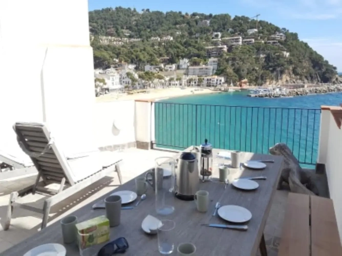 3 Bedrooms Family Cottage with sea view