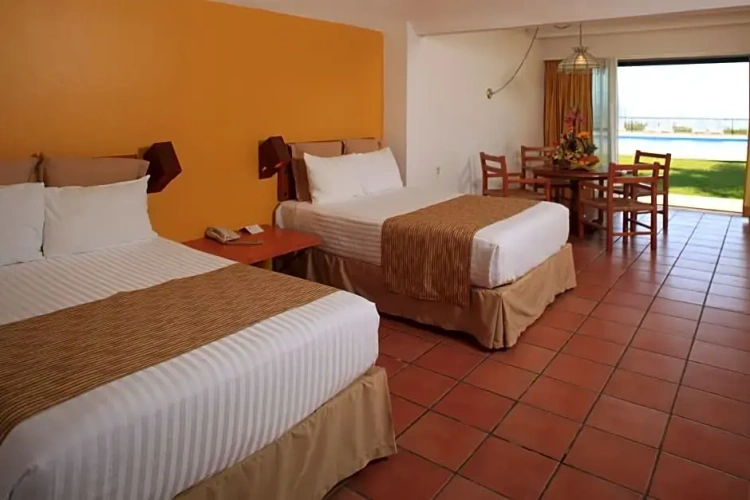Standard room with lake view