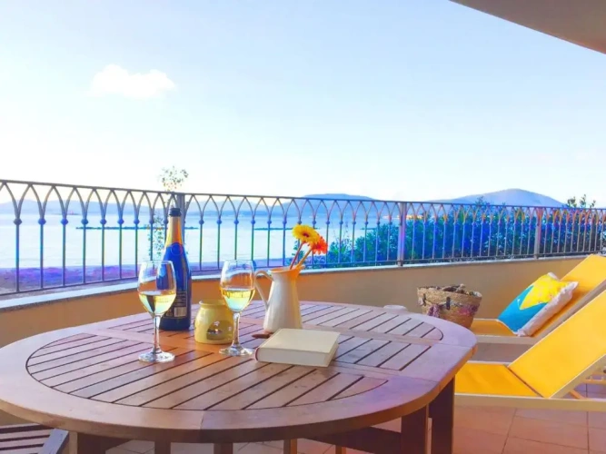 1 Bedroom Apartment seafront
