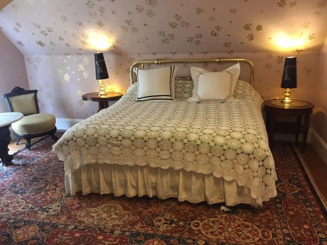 The Munroe Inn