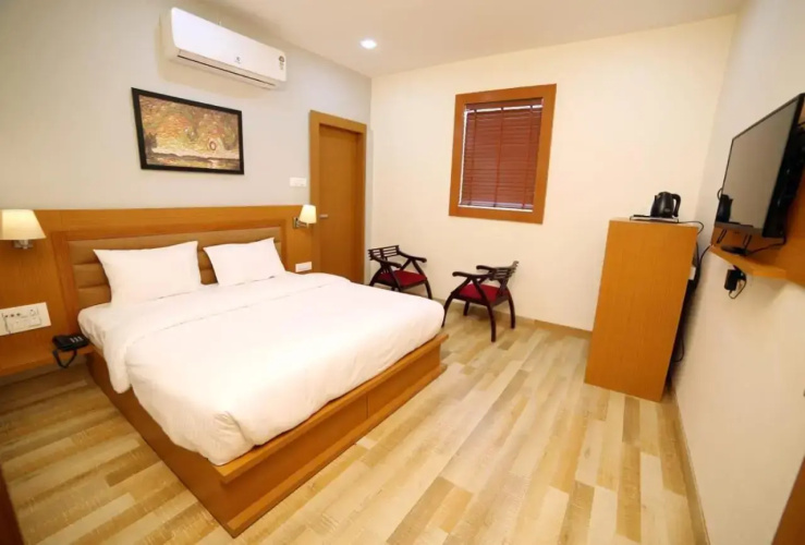 Banyan Hotel&Restro