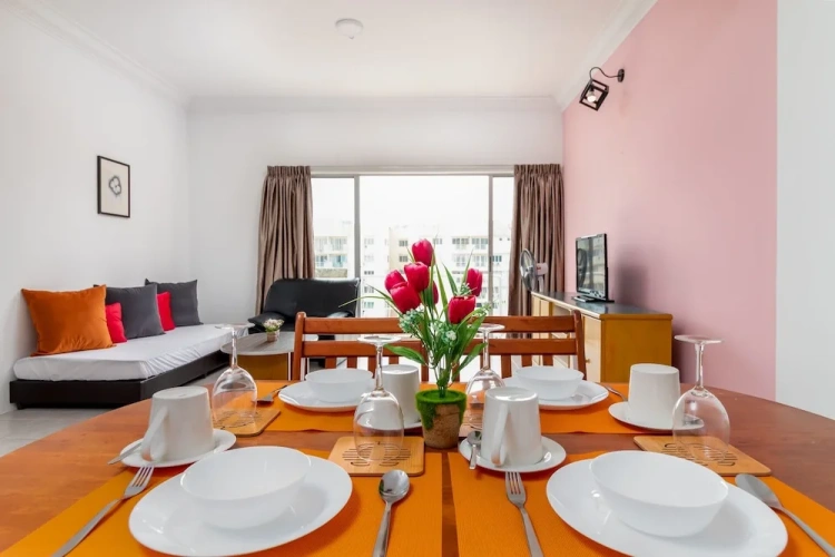 2 Bedrooms Apartment