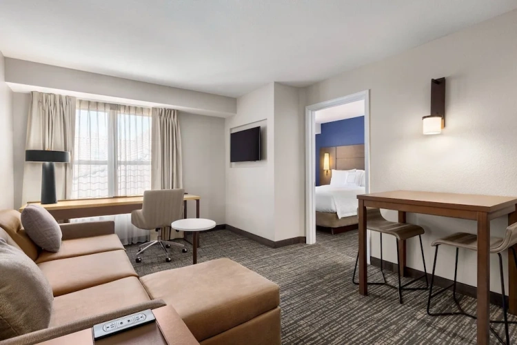 1 Bedroom Suite
