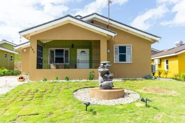3 Bedrooms Cottage