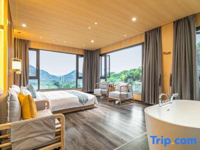 Luxury Double room with mountain view