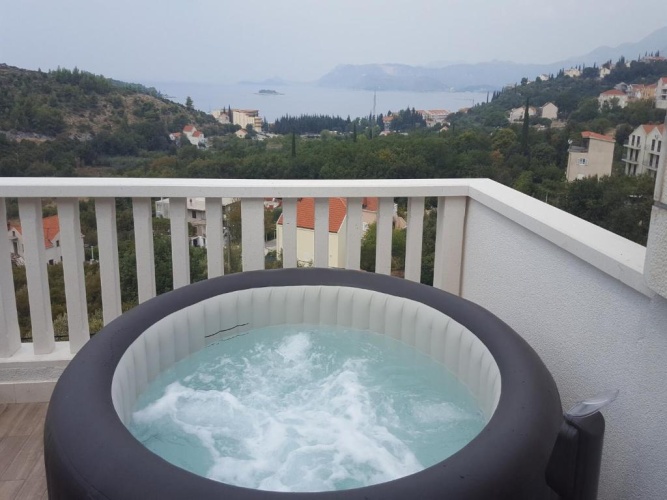 3 Bedrooms Penthouse Apartment