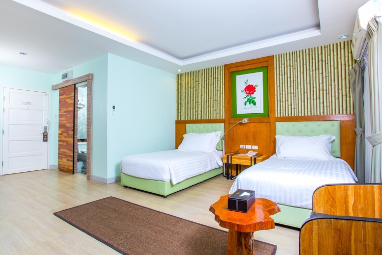 Deluxe Twin room with balcony