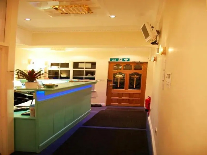 Anchor House