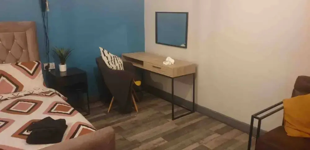 Pine Studio Apartment- Your Own Quiet Space!