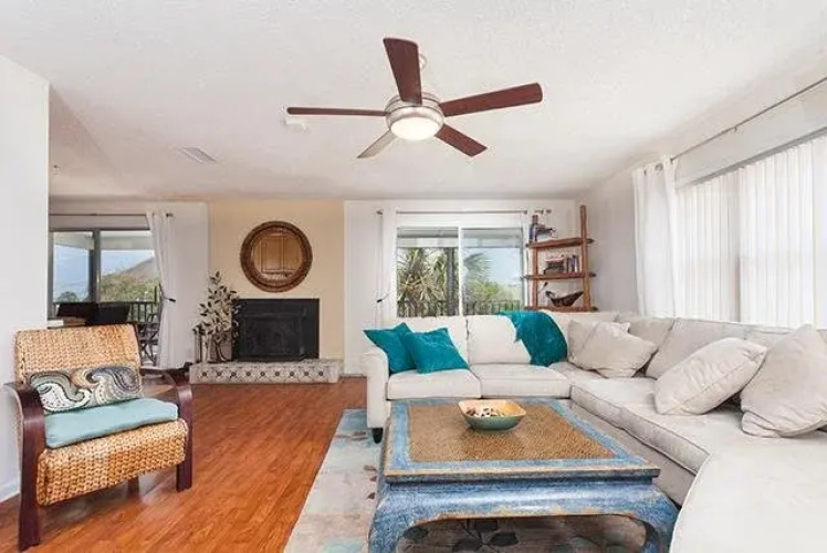 Bohemian Beach 3 Br home by RedAwning